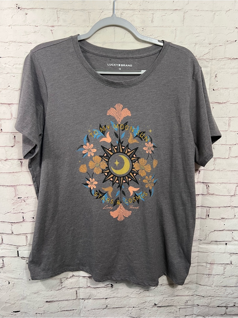 Lucky Brand Celestial Graphic T-Shirt 1X Plus Gray Moon Sun Floral Stars Cosmos